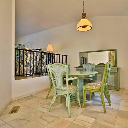 Sleeps 6 With Pool Air Con And Wifi *