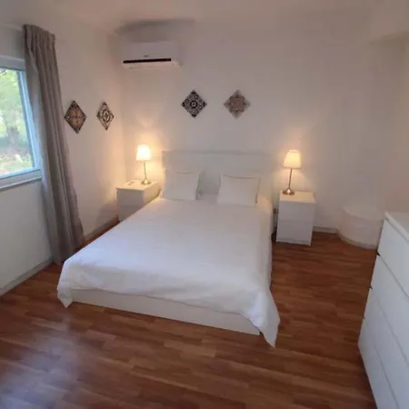 Sleeps 6 With Pool Air Con And Wifi Villa *